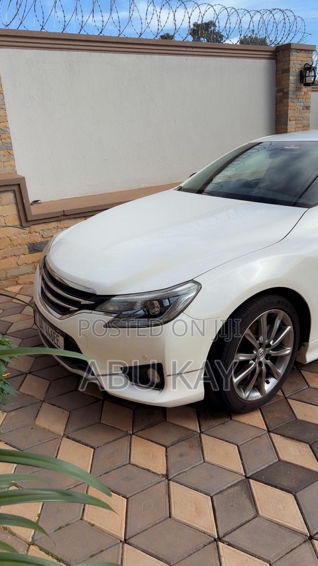 Toyota Mark X 2.5 AWD 2012 White
