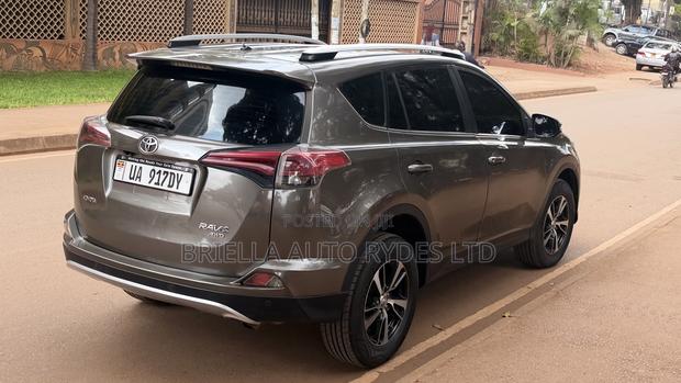 Toyota RAV4 2016 Gray