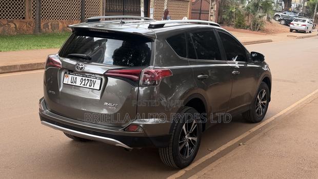 Toyota RAV4 2016 Gray