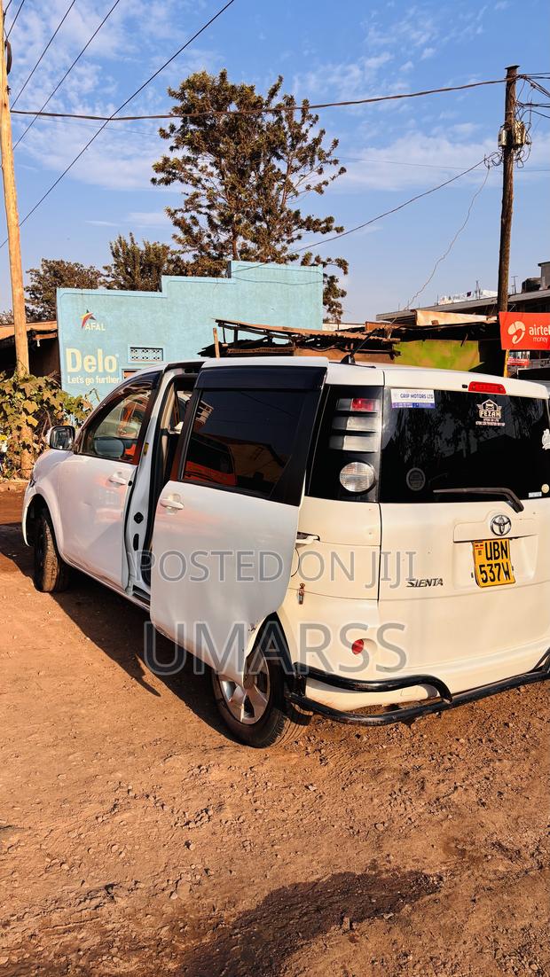 Toyota Sienta 1.5 AWD 2010 White