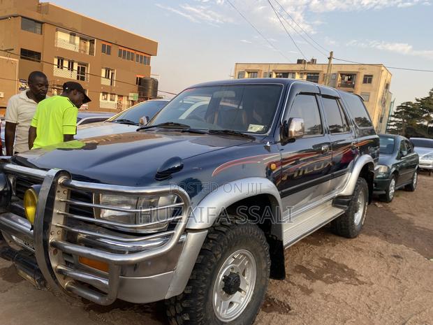 Toyota Hilux Surf 2004 Blue