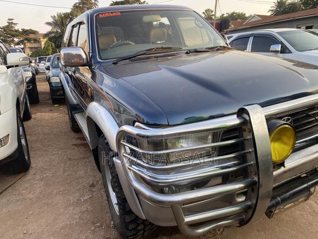 Toyota Hilux Surf 2004 Blue