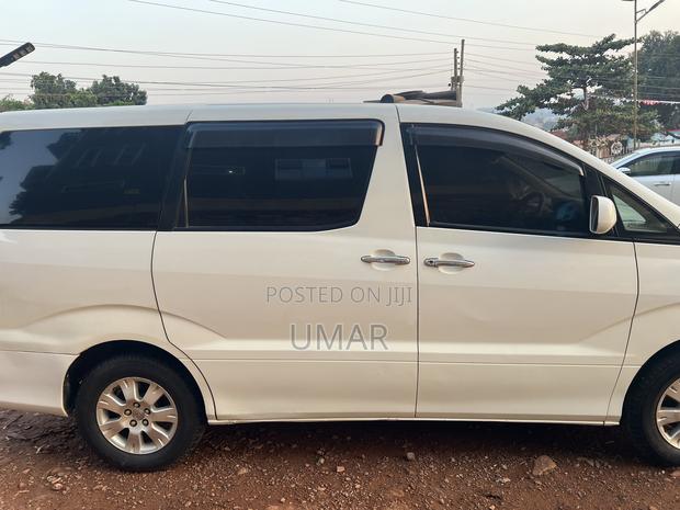 Toyota Alphard 2.4 Petrol AWD 2008 White