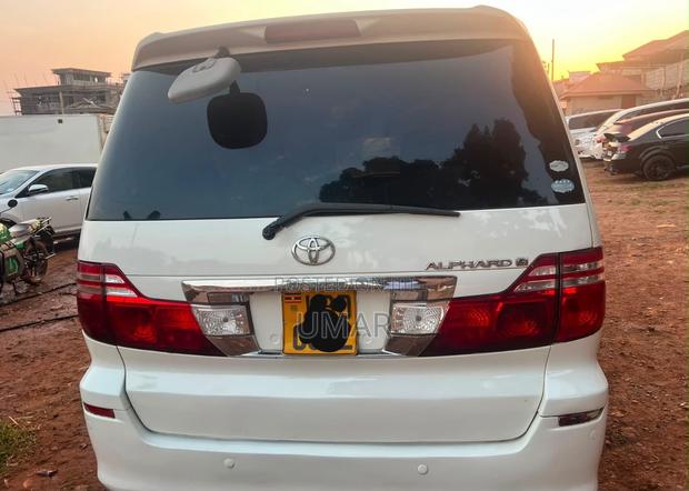 Toyota Alphard 2.4 Petrol AWD 2008 White