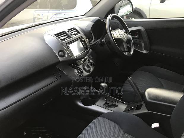 Toyota RAV4 2011 White