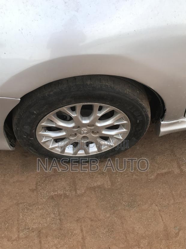 Toyota Blade 2009 Silver
