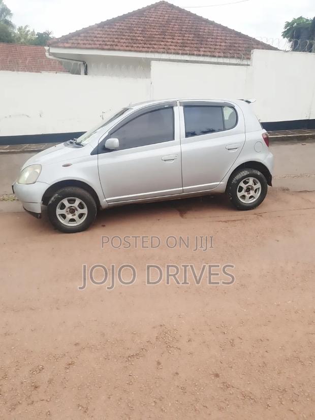 Toyota Vitz 1.0 FWD 5dr 2000 Silver