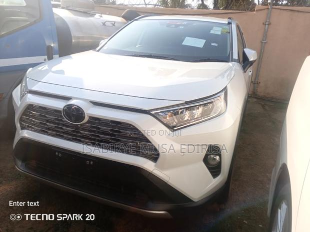 Toyota RAV4 2019 White