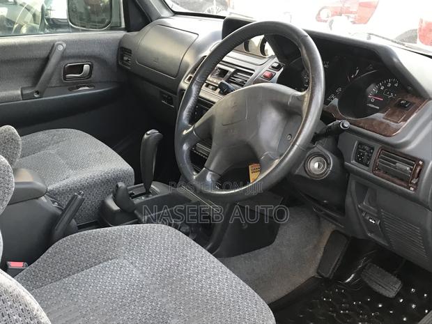 Mitsubishi Pajero 2000 Black