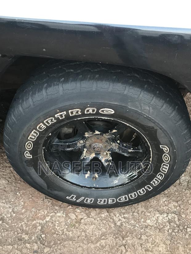 Mitsubishi Pajero 2000 Black