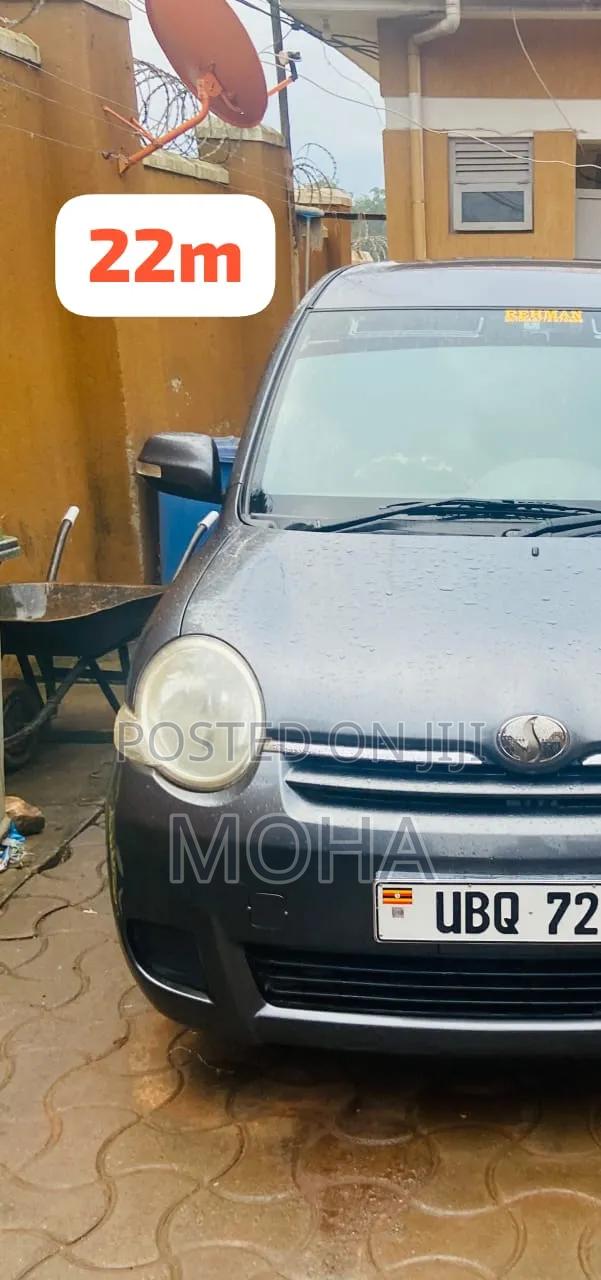 Toyota Sienta 2010 Black