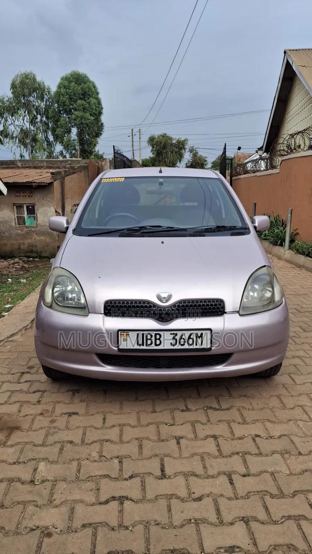 Toyota Vitz 2001 Pink
