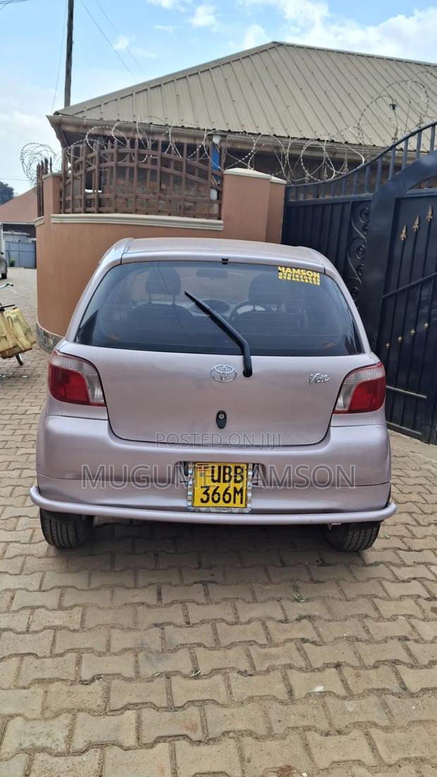 Toyota Vitz 2001 Pink