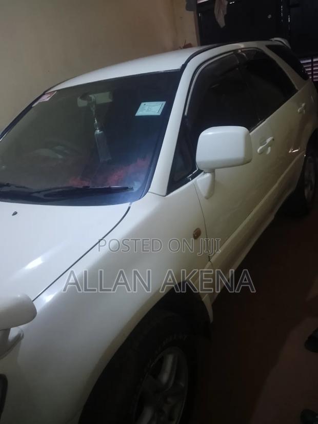 Toyota Harrier 2000 White
