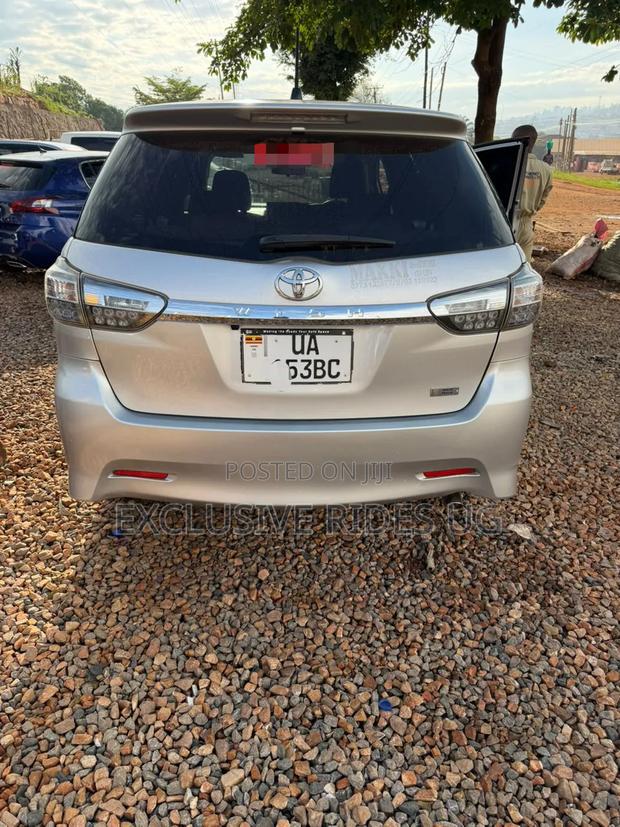 Toyota Wish 2013 Silver