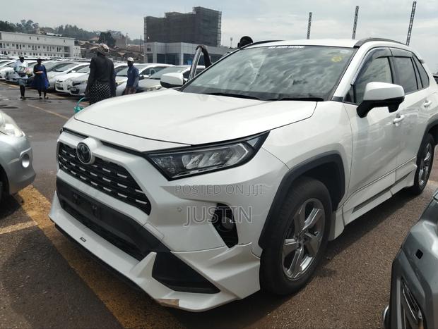 Toyota RAV4 2019 White