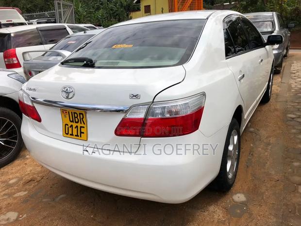 Toyota Premio 2011 White
