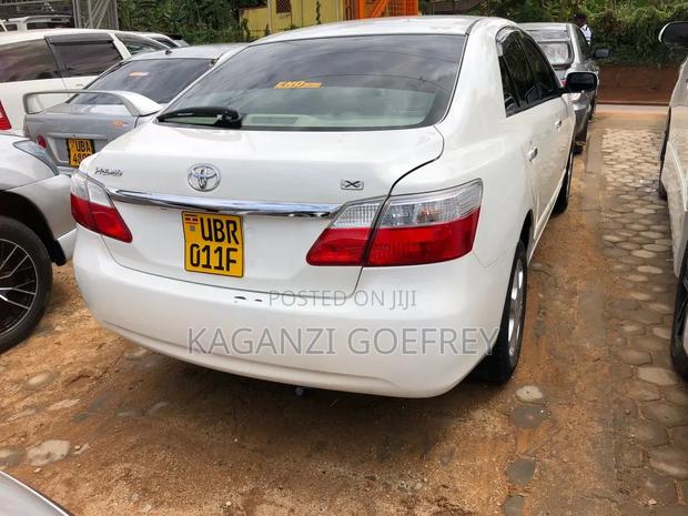 Toyota Premio 2011 White