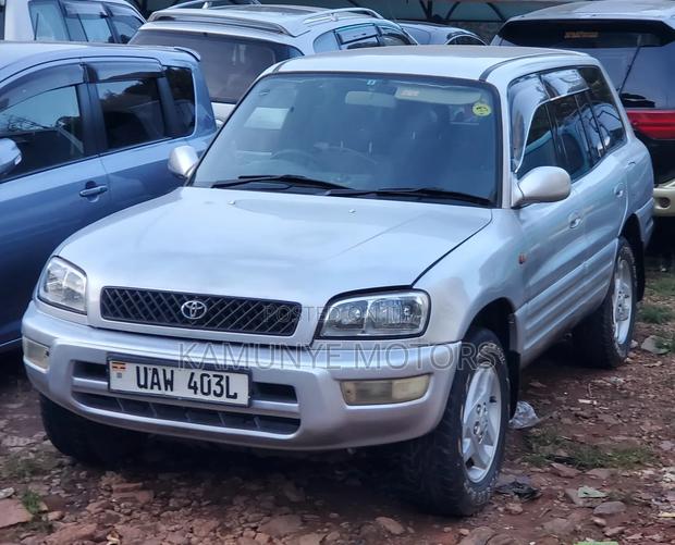 Toyota RAV4 1997 Silver