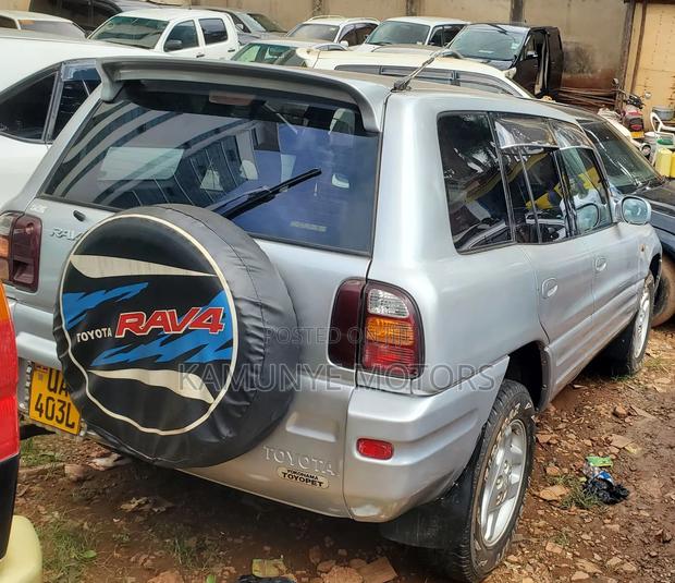 Toyota RAV4 1997 Silver