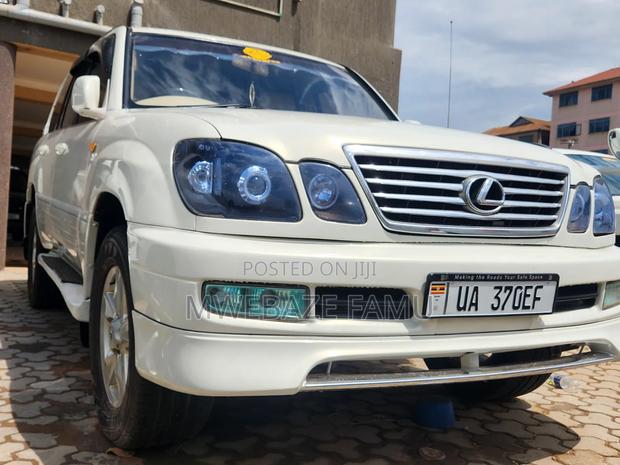 Toyota Land Cruiser 2006 White
