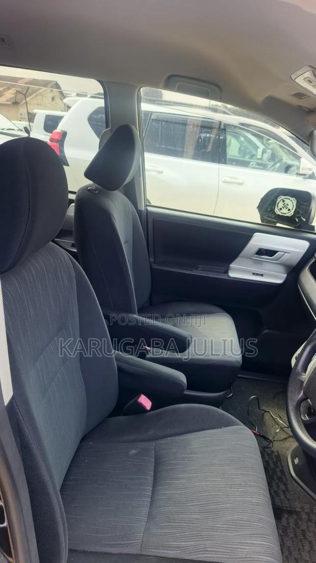 Toyota Noah 2013 Black