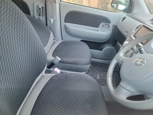 Toyota Sienta 2010 White