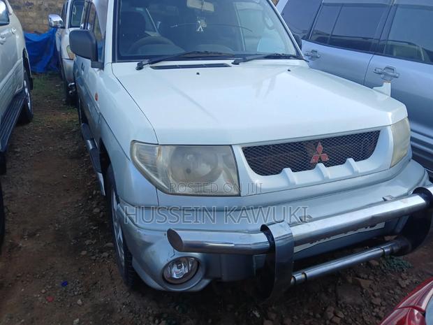 Mitsubishi Pajero IO 2005 Silver