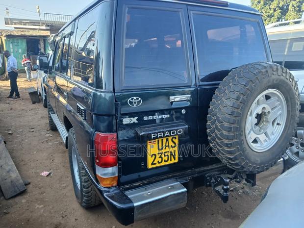 Toyota Land Cruiser 2000 Green
