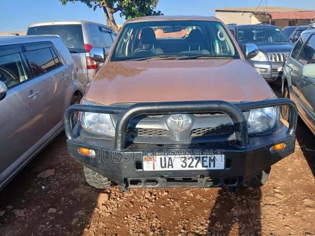 Toyota Hilux 2.5 Cab 2005 Gold