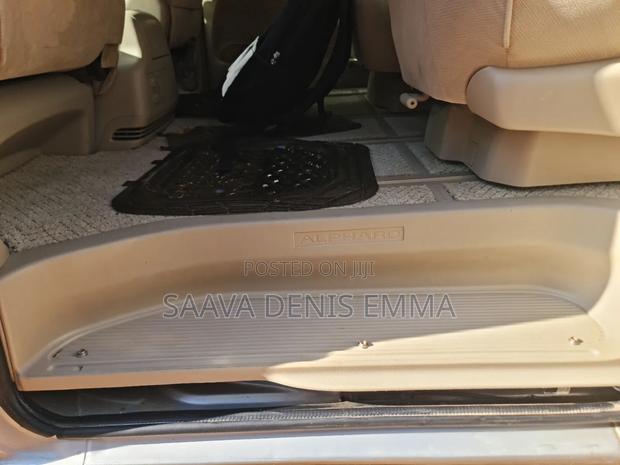 Toyota Alphard 2008 Gold