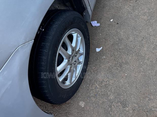 Toyota Noah 2010 Silver