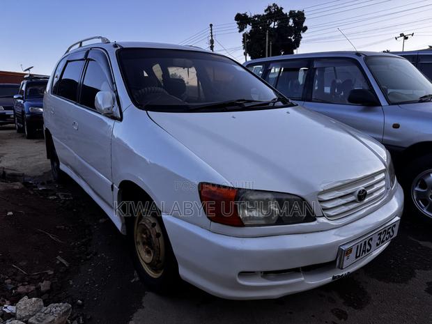 Toyota Ipsum 1999 White