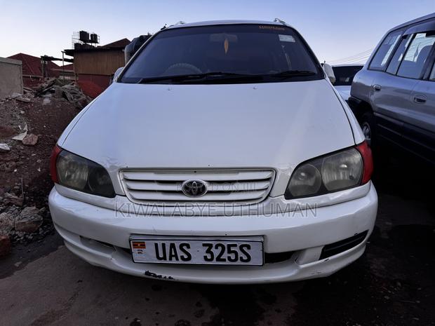Toyota Ipsum 1999 White