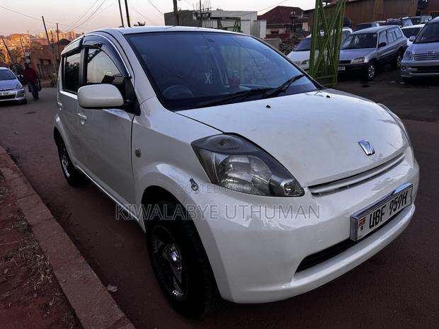 Toyota Passo 2008 White