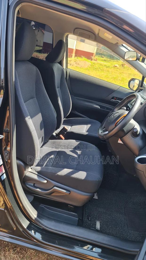 Toyota Sienta 1.5 AWD 2016 Black