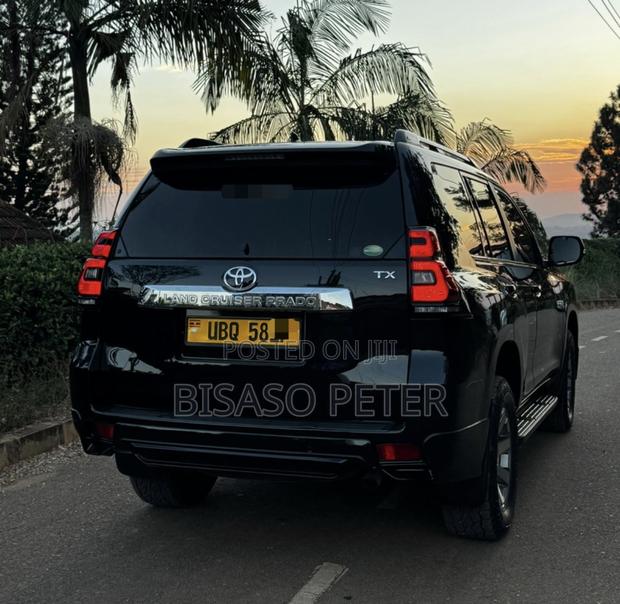Toyota Land Cruiser Prado 2.8 2020 Black