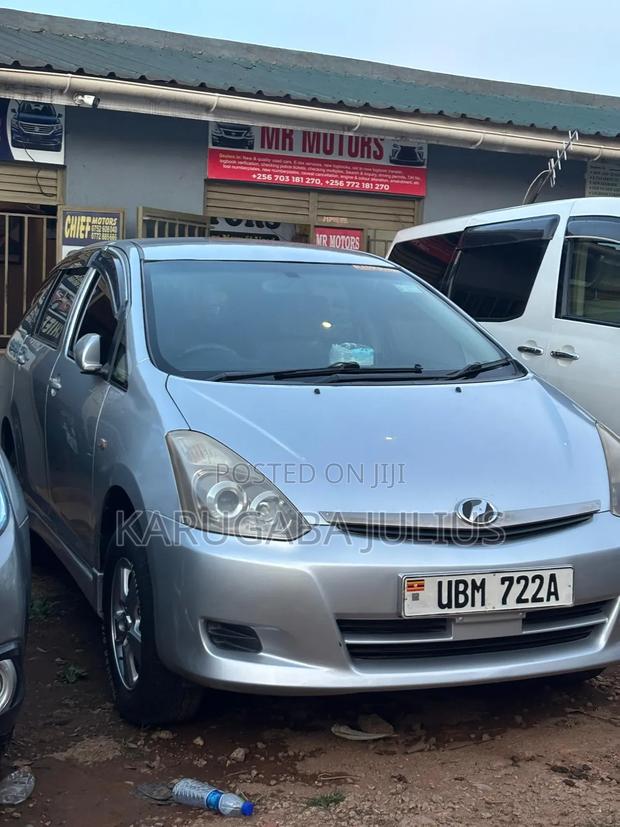 Toyota Wish 2006 Silver