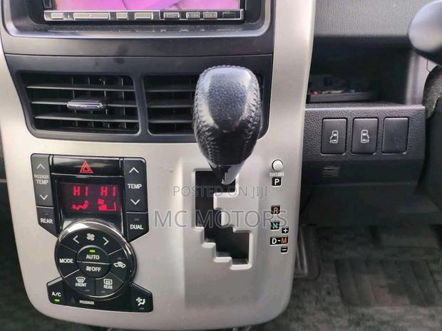Toyota Noah 2012 White