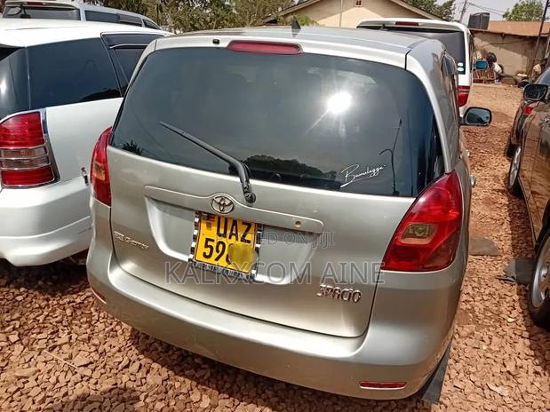 Toyota Corolla Spacio 2004 Gold