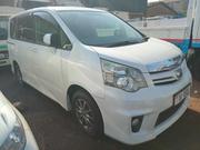 Toyota Noah 2012 White for sale