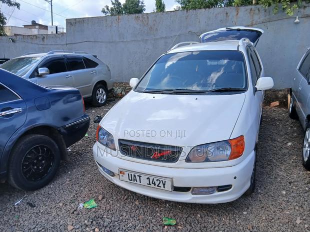 Toyota Ipsum 1999 White