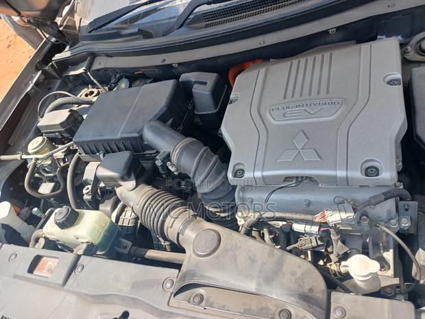 Mitsubishi Outlander 2016 Gray