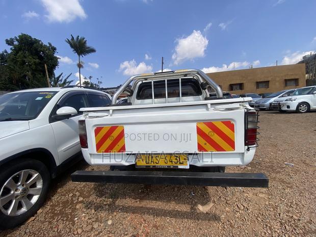 Toyota Hilux 2009 White