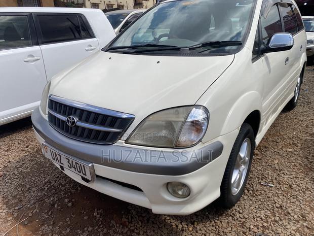 Toyota Nadia 2003 White
