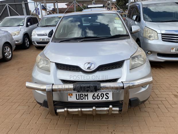 Toyota IST 2010 White
