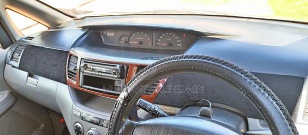 Toyota Noah 2004 Gray