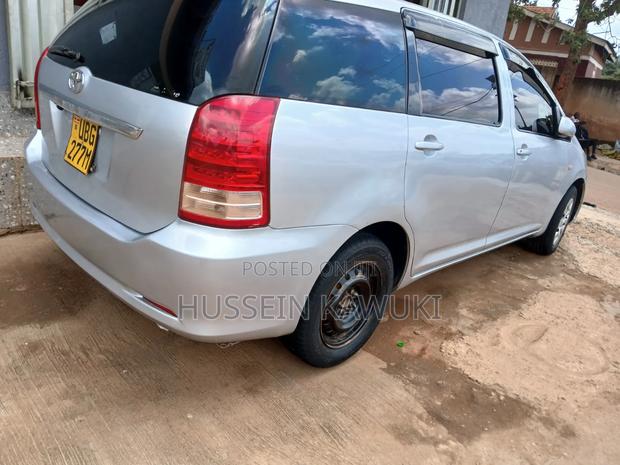 Toyota Wish 2005 Silver
