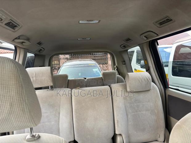 Toyota Noah 2010 White