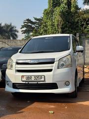 Toyota Noah 2010 White for sale